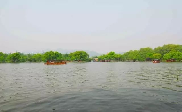 最适合去西湖的季节_西湖季节旅游好玩吗_西湖旅游什么季节最好