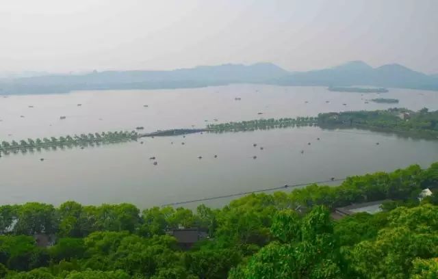 西湖旅游什么季节最好_西湖季节旅游好玩吗_最适合去西湖的季节