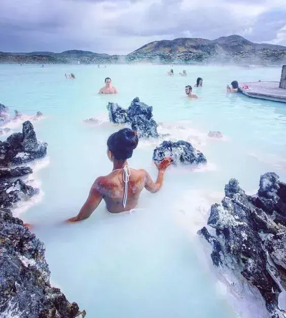 冰岛圣诞节能看到极光吗_圣诞节去冰岛旅游装备_冰岛怎么过圣诞节