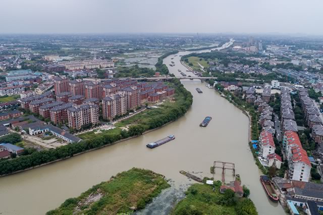 情侣旅游的风景_情侣风景旅游图片_情侣旅游景点