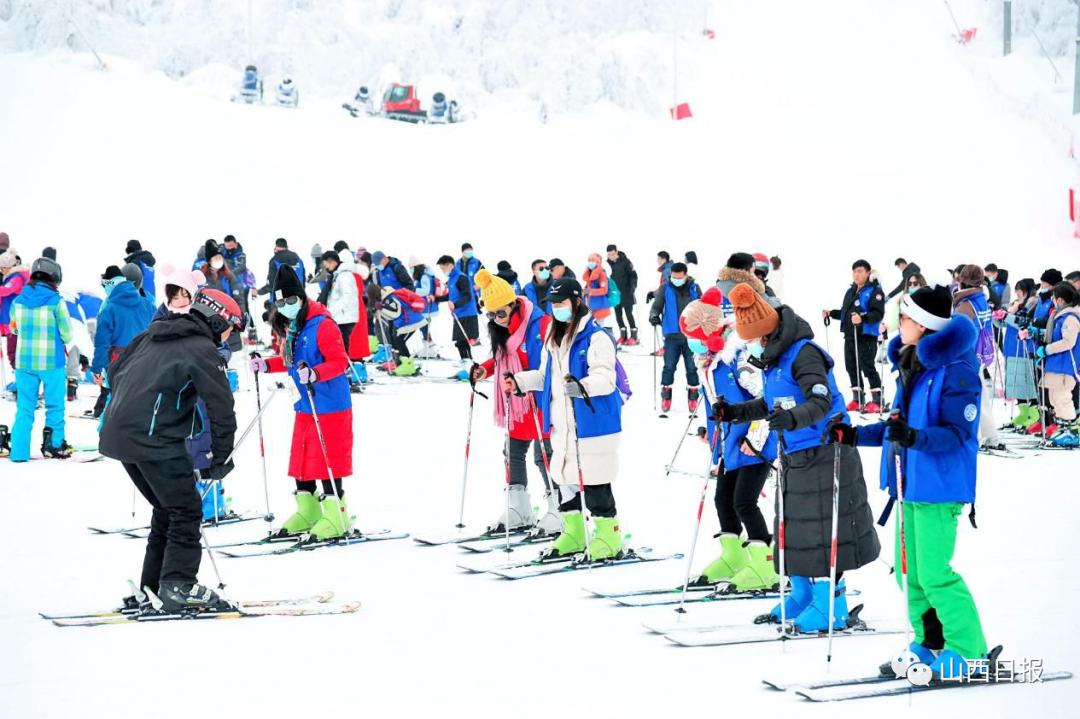 吕梁冰雪旅游线路_吕梁滑雪_吕梁千年冰雪乐园