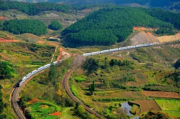 火车线路推荐_火车经典旅游线路_国内火车线路欣赏沿途风景