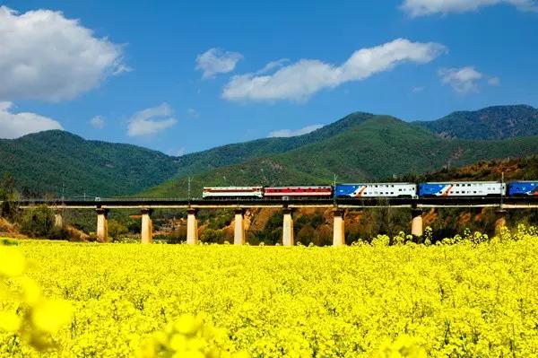 国内火车线路欣赏沿途风景_火车线路推荐_火车经典旅游线路