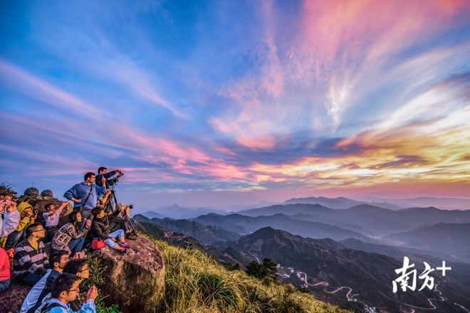 小镇休闲特色旅游打造活动_打造休闲旅游特色小镇_小镇休闲特色旅游打造文案