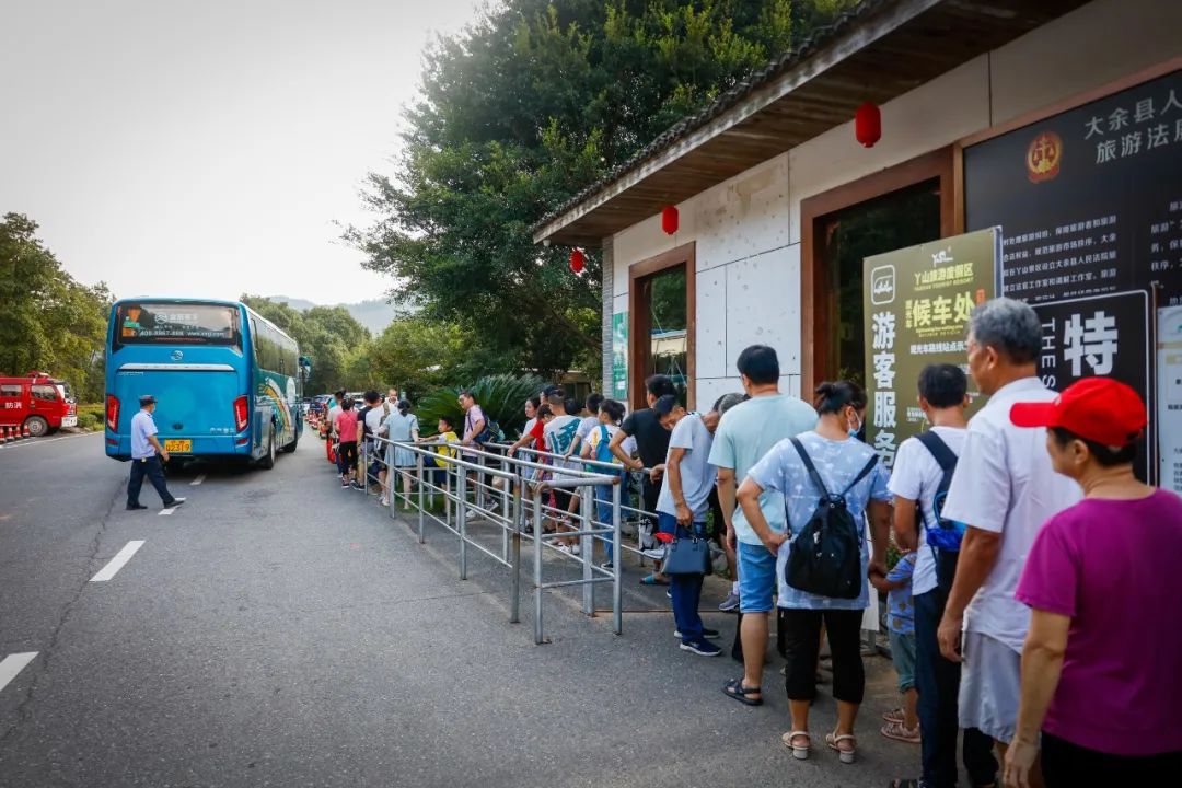 打造休闲旅游特色小镇_小镇休闲特色旅游打造文案_小镇特色打造报告