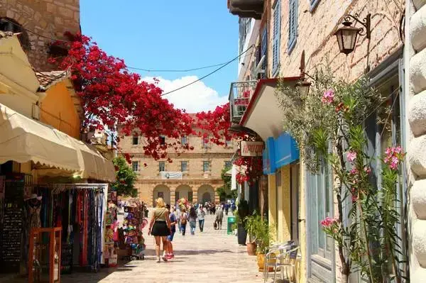 希腊哪个季节适合旅游_希腊季节旅游适合旅游吗_希腊旅游旺季的季节和原因