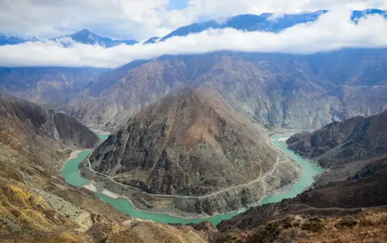 云南旅游季节地图海报_云南地图旅游景点大全图片欣赏_云南地图旅游