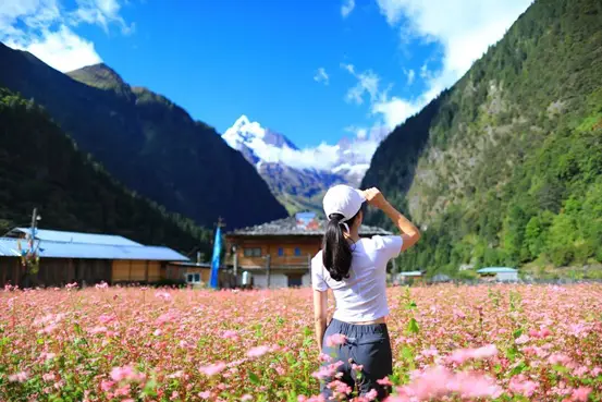 云南地图旅游_云南地图旅游景点大全图片欣赏_云南旅游季节地图海报