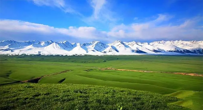 合适季节新疆旅游的地方_新疆旅游哪个季节最好_新疆旅游合适的季节