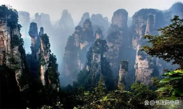 湖南旅游旺季和淡季是几月份_这个季节湖南省内旅游最好_湖南旅游的季节