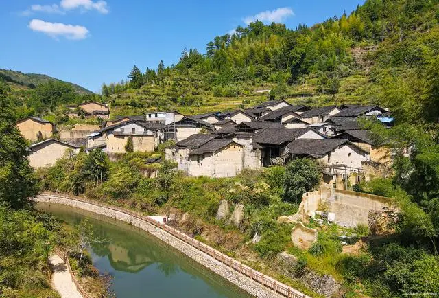 咸宁草原_咸宁草海在哪里_咸宁草海旅游景点