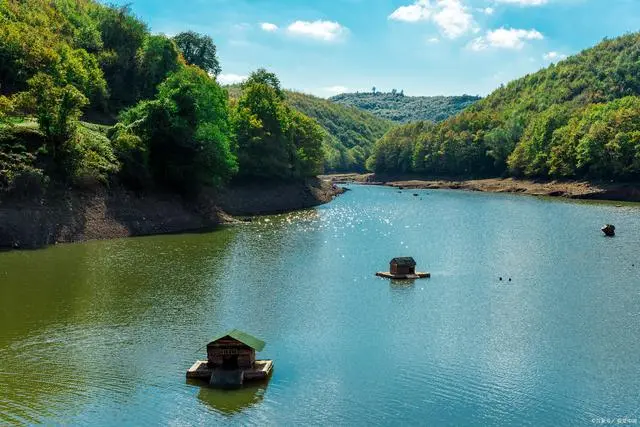 咸宁草原_咸宁草海旅游景点_咸宁草海在哪里