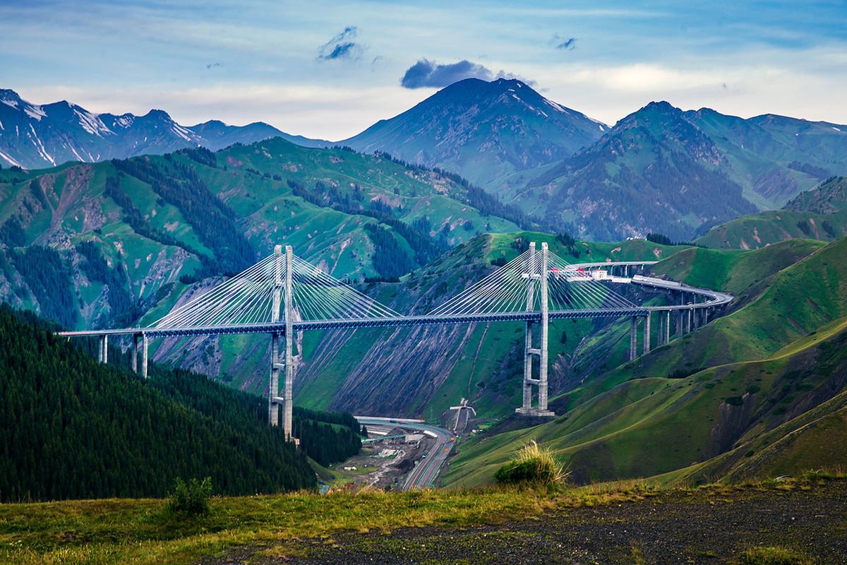 昭苏县旅游景点介绍范文_昭苏县有哪些旅游景点_昭苏县游玩