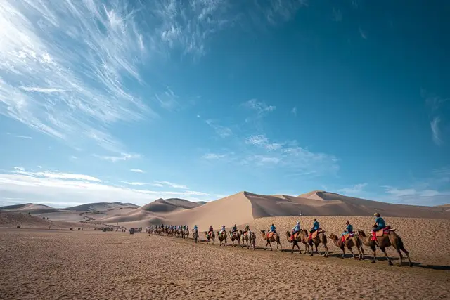 敦煌的旅游旺季_敦煌最适合几月份去_什么季节去敦煌旅游好