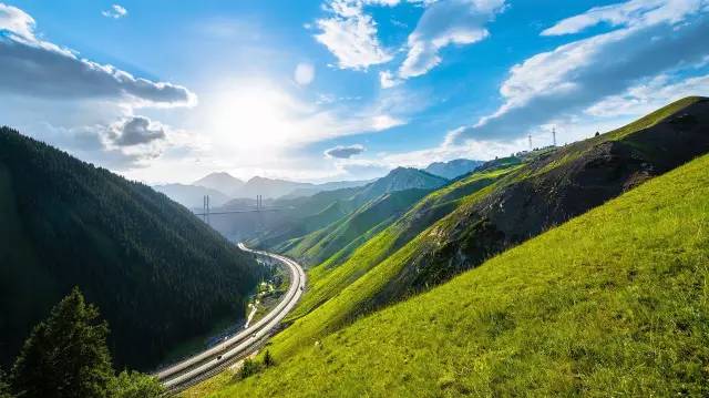 季节旅游分布特点_旅游季节性的地方_季节分布旅游特点有哪些