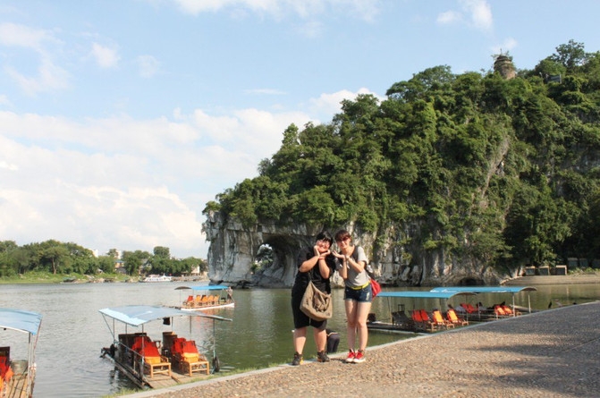 桂林阳朔游船沿途景点_阳朔个人划船旅游路线_阳朔游船