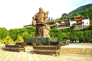 旅游季节性的地方_又到旅游季节_按季节去旅游