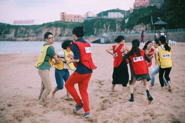 海边团建方案旅游人公司怎么写_50人公司团建旅游方案海边_海边旅游团建标语