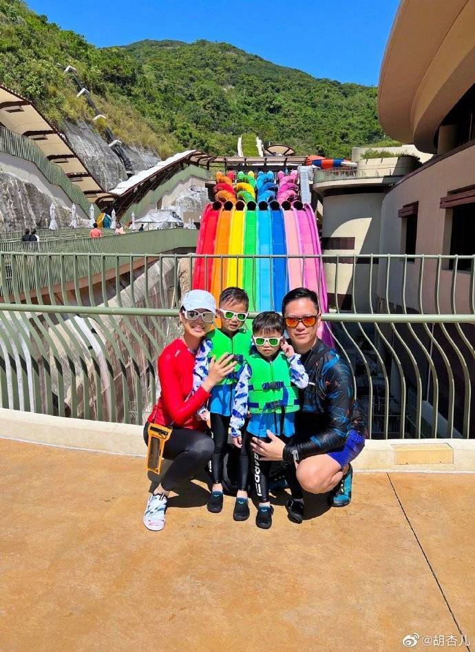 姐妹郊外旅游集体照_姐妹郊游唯美句子_姐妹郊外集体照旅游的说说