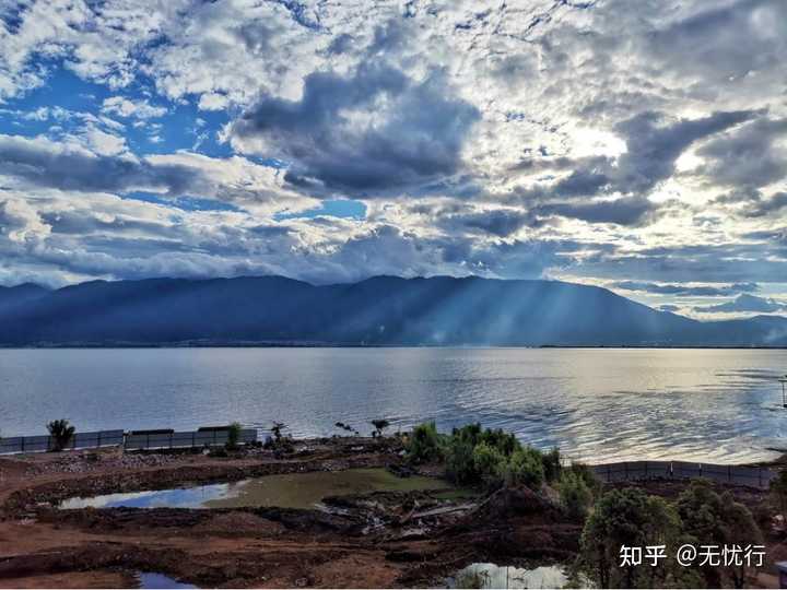 最美季节旅游景点_适合这个季节的旅游景点_季节旅游推荐