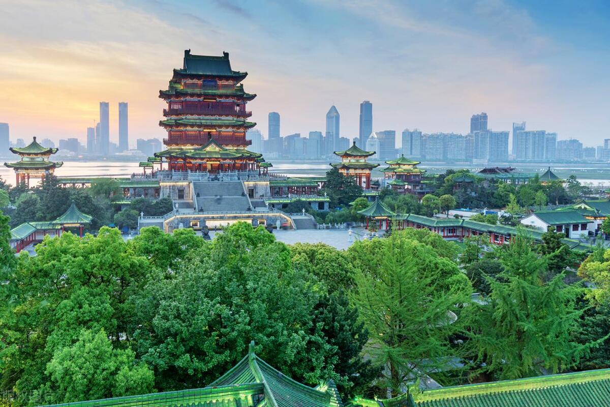 江西省好玩的旅游景点_江西哪里有好玩的旅游景点_好玩景点江西旅游有哪些地方