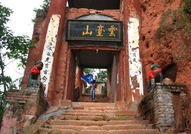 宜宾夏季旅游景点_四川宜宾游玩攻略_夏日旅游推荐景点四川宜宾