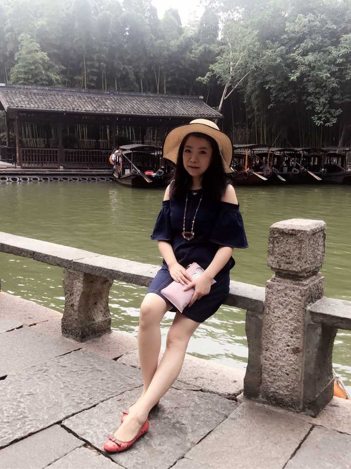 姿势拍照集体照旅游人怎么拍_旅游集体照的姿势大全_六人旅游集体照拍照姿势