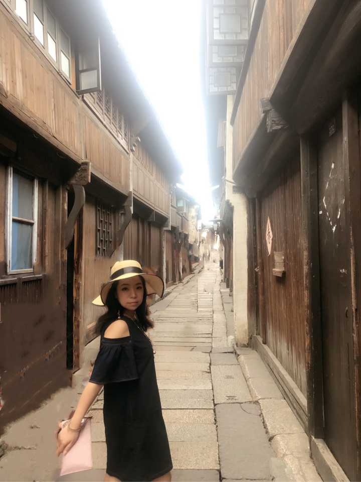 旅游集体照的姿势大全_六人旅游集体照拍照姿势_姿势拍照集体照旅游人怎么拍