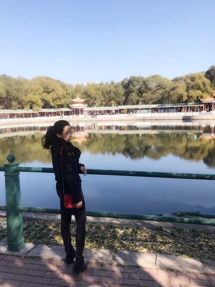 旅游集体照的姿势大全_六人旅游集体照拍照姿势_姿势拍照集体照旅游人怎么拍