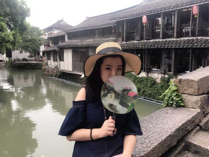 旅游集体照的姿势大全_姿势拍照集体照旅游人怎么拍_六人旅游集体照拍照姿势