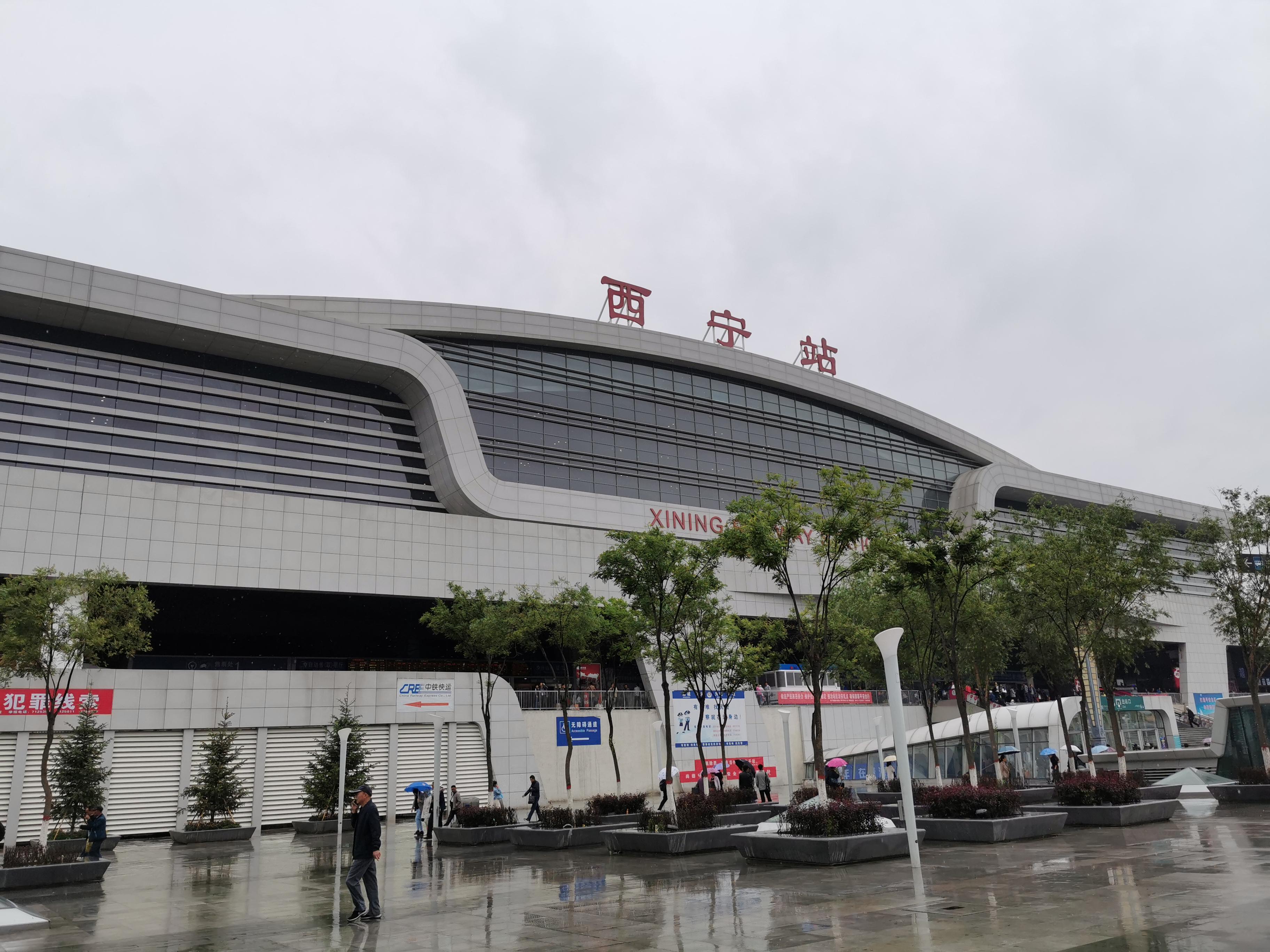西宁道具租用_租西宁装备旅游车多少钱_西宁租旅游装备